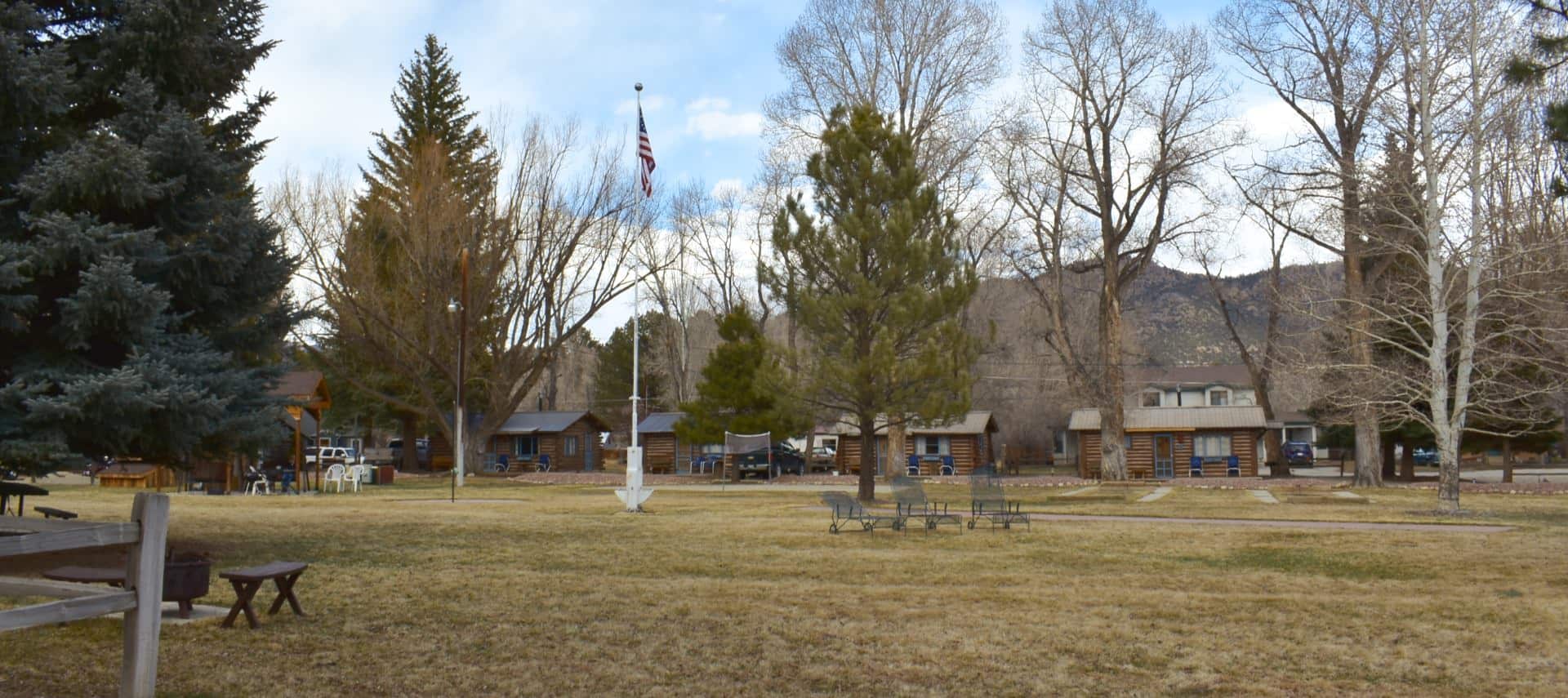 Vista Court Cabins Lodge: Lodging in Buena Vista Colorado Vista Court Cabins Lodge: Lodging in Buena Vista Colorado