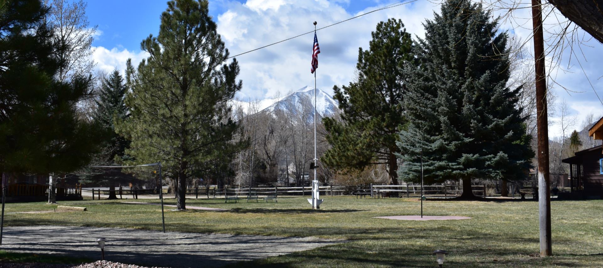 Vista Court Cabins Lodge: Lodging in Buena Vista Colorado Vista Court Cabins Lodge: Lodging in Buena Vista Colorado